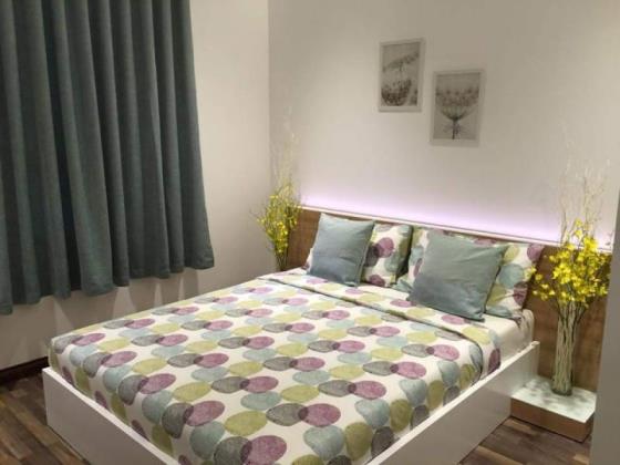 Cho thuê căn hộ Florita, căn góc D3 76 m2, view hồ bơi