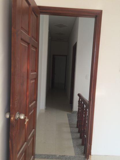 Nhà Phố  Cần Bán Đường Bê Tông Trước Nhà 8m