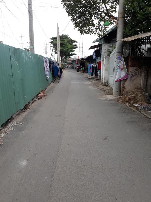 Nhà Bình triệu 1 tr 1 L giá cực rẻ, hẻm oto, liền kề phạm VĐ