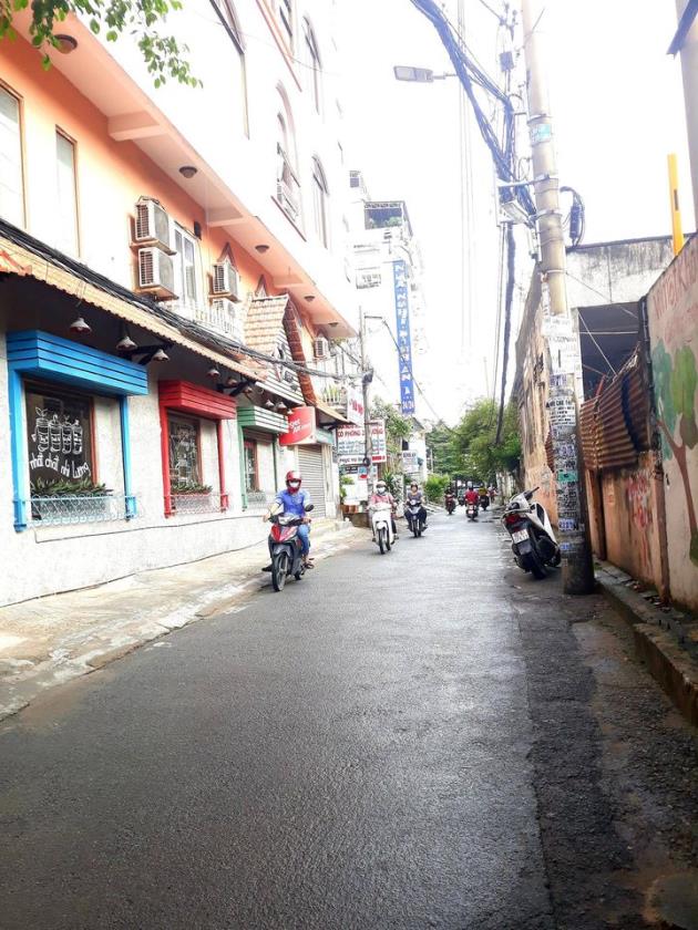 Chính chủ bán gấp nhà Q.Bình Thạnh giá rẻ.Hẻm 3,5m rộng rãi;