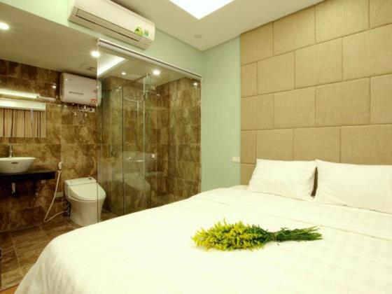 Khách sạn Urhome cao cấp tại bờ sông Quan Hoa, Cầu Giấy, HN