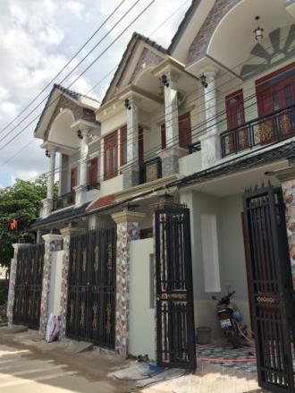 Nhà Phố  Cần Bán Đường Bê Tông Trước Nhà 8m