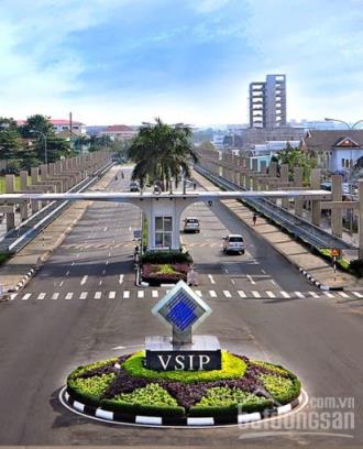 Bán gấp đất nền ngay cổng chính TT KDC Việt Sing