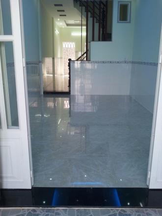 Bán nhà 580 triệu bao sang tên hẽm 5m 