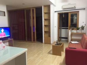 Chung cư 1PN, nội thất đầy đủ, sàn gỗ đẹp