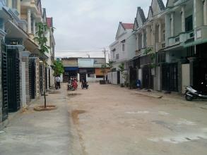 Bán nhà dĩ an mặt tiền đường Lê Hồng Phong