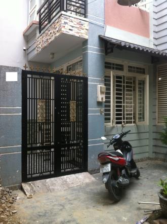 Nhà hẻm Lê Quang Định, P. 1, GV 1 trệt 3 lầu đúc kiên cố