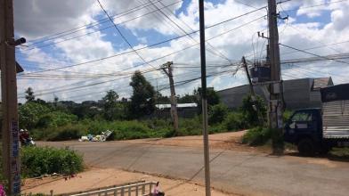 Đất mặt tiền hẻm 229 Y Moal kinh doanh tốt 5x24m 650tr Đông 