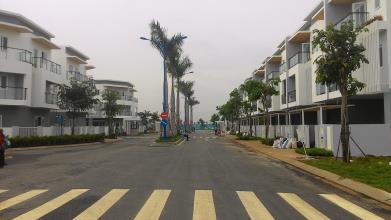 Bán nhà phố liên kế , mái bằng 5x15m, 2.45 tỷ