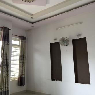 Bán nhà mới khu vực Y Moal giá 580tr 100m2