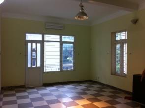 Cho thuê nhà làm văn phòng ngõ 191 Lạc Long Quân