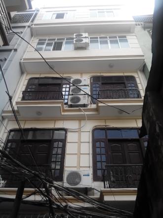 Nhà Cầu Giấy ngõ 5 Hoàng Quốc Việt 5,5 tầng, 27m2 - 2,5 tỷ