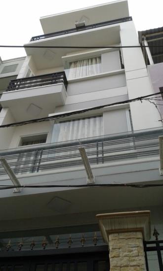 Nhà xây ở cần tiền bán gấp 4x18 đổ 4tấm 5pn,5wc