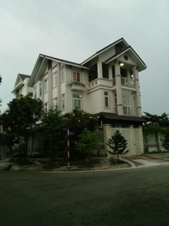 Biệt thự view sông 2 mặt tiền khu Tân Quy Đông