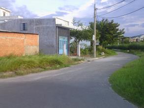 Lô mặt tiền đường Mộc Bài 7, diện tích 95,8m2 giá 440 triệu.