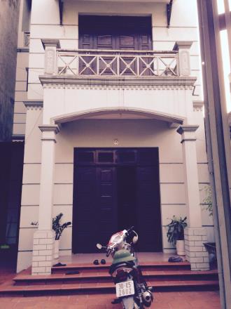 Cho thuê nhà phố trạm Long biên