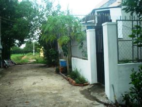 Nhà mới xây 75m2, hướng Nam, đẹp, sổ hồng, đường 6m – 290 tr