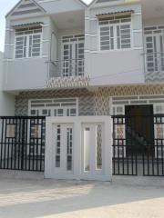 Bán nhà ngay chợ Hưng Long,SH riêng,bao sang tên, 1trệt 1lầu