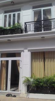 cần bán nhà phố quận 12