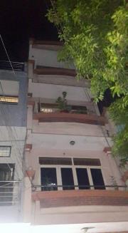 Cho thuê nhà NC MT đường 45 quận 4, DT: 4x14m Giá:18 triệu